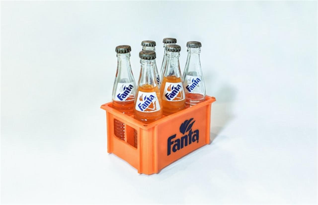 Fanta: En uppfriskande och färgglad favorit i läskedryckernas värld